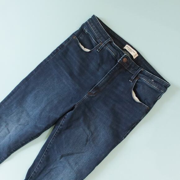 Abercrombie & Fitch Dark Wash Super High Rise Skinny Leg Jeans Size 30 - Picture 3 of 8